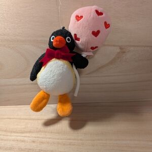 Plush Pingu with Heart Balloon Keychain Valentine Pingu ♥️ NEW NWOT